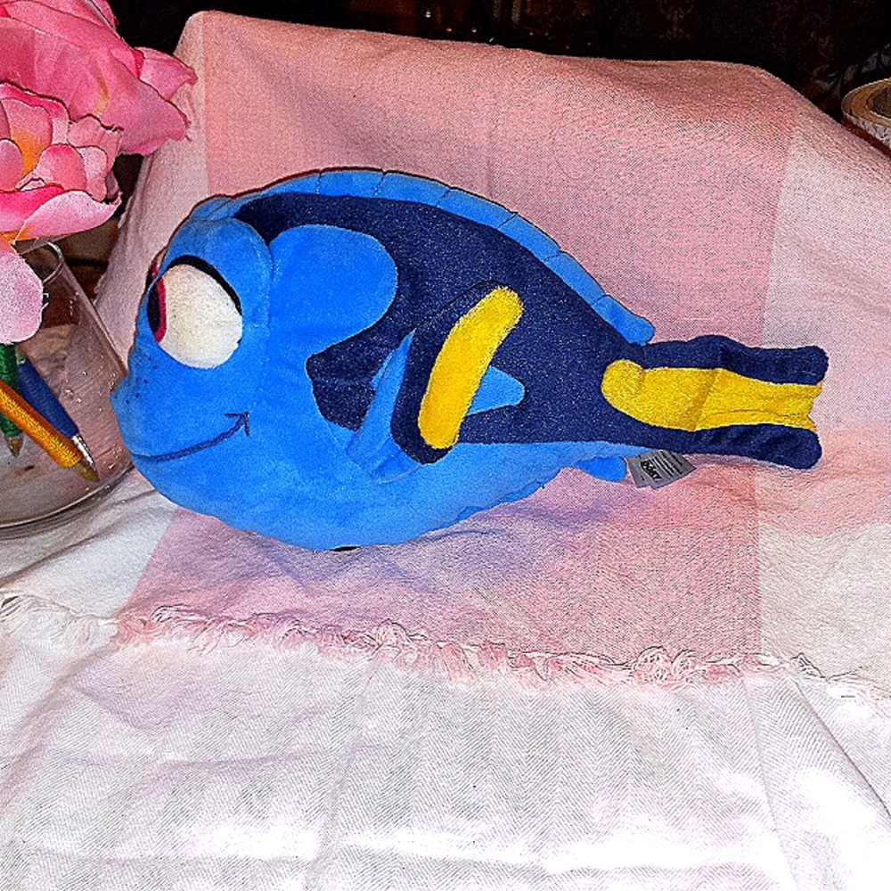 Dory plush fish